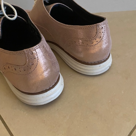 Cole Haan Original Grand Rose Gold Wingtip Oxfords Lightweight Size 8B RRP $180 - Picture 6 of 10